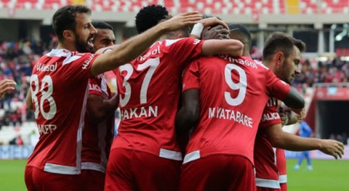 Lider Sivasspor yıldızlarını satacak mı?
