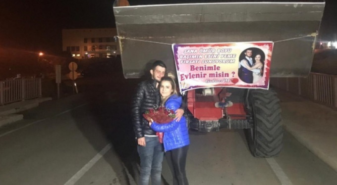 İş makinesiyle çılgın evlenme teklifi