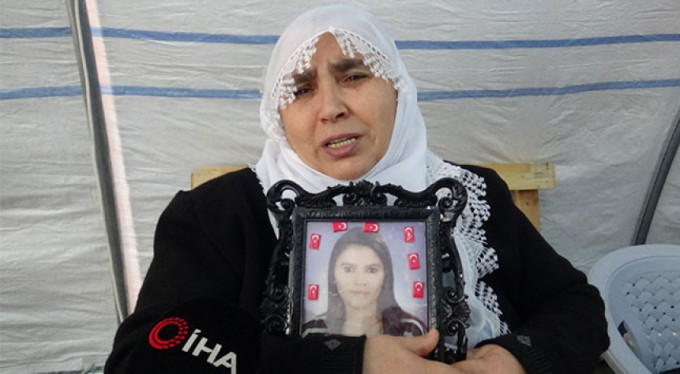 Annenin ağıtları yürek dağladı