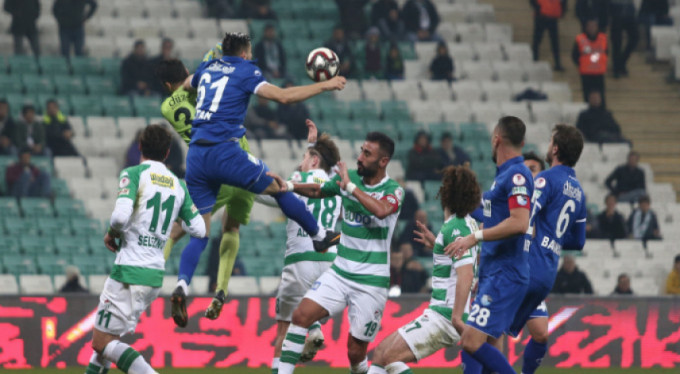 Timsah İzmir'de çıkış arıyor!