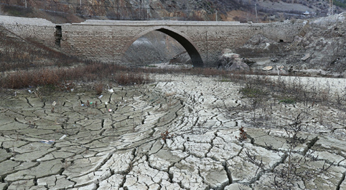 Su seviyesi 40 metre çekildi!