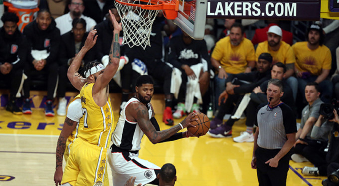 Los Angeles derbisinde kazanan Clippers