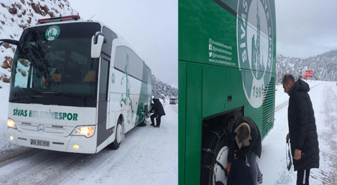 Futbol takımı mahsur kaldı!