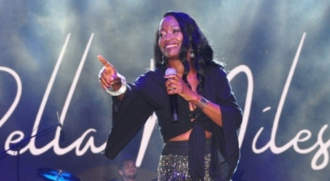 Dünyaca ünlü yıldızdan yerli otomobil siparişi!