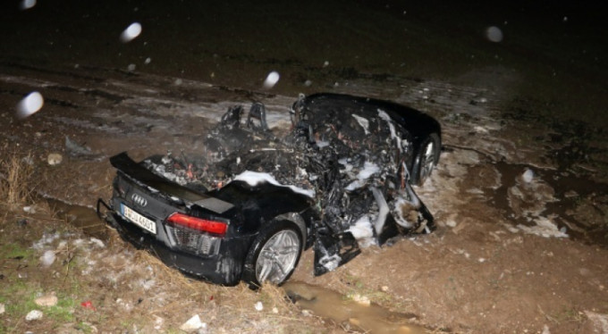 Bu otomobilden sağ çıktılar!