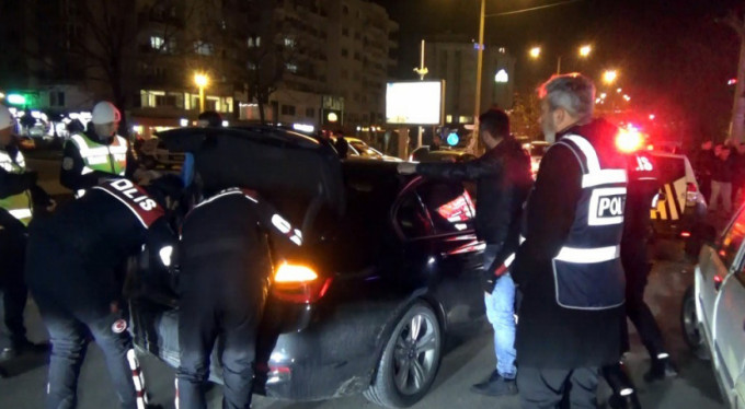 Bursa'da 6 bin 500 polis görev başında!