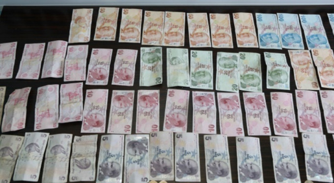 Dilencinin üzerinden bakın kaç TL çıktı!