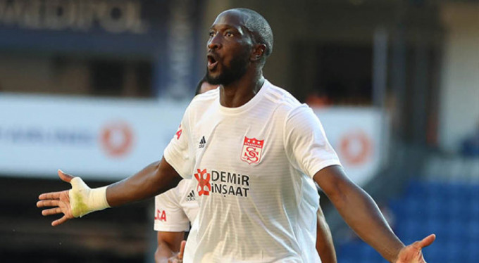 Gol yükünü Yatabare çekti