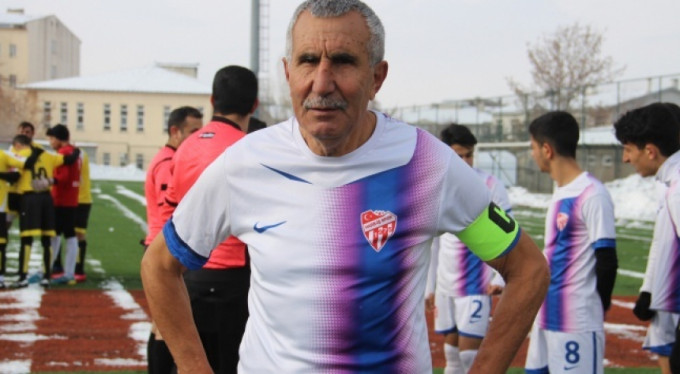 71 yaşında Erzurum'a transfer oldu!