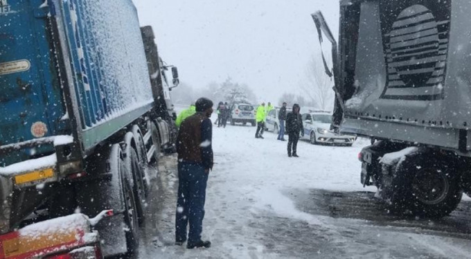 Bursa-Ankara yolu trafiğe kapandı!
