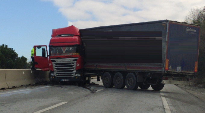 Bursa'da TIR kazası!