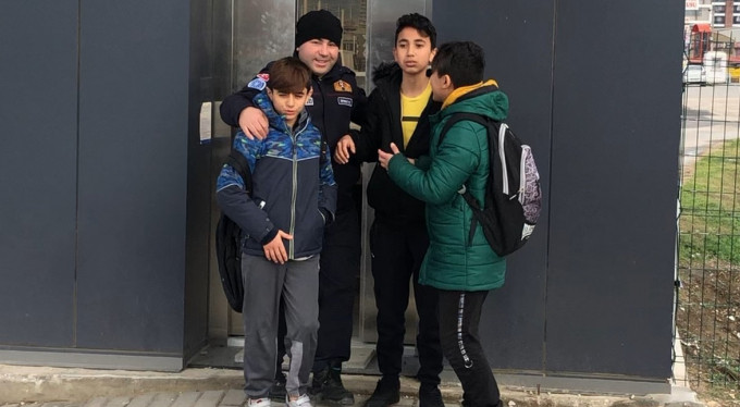 Bursa'da okul yolunda panik anları!