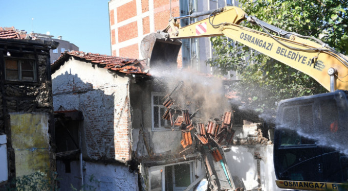 Bursa'da 100 bina yıkıldı!