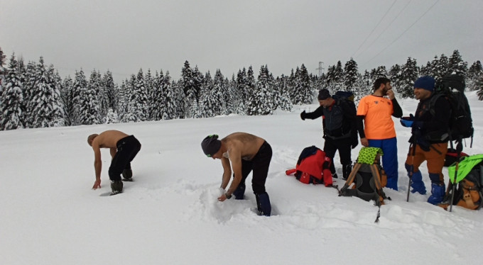 Uludağ'da 1,5 metre karda bakın ne yaptılar!