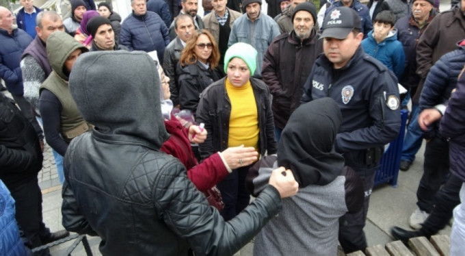 Vatandaşın yardımıyla yakaladı, polise teslim etti