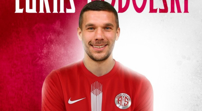 Podolski, Süper Lig'e geri döndü!