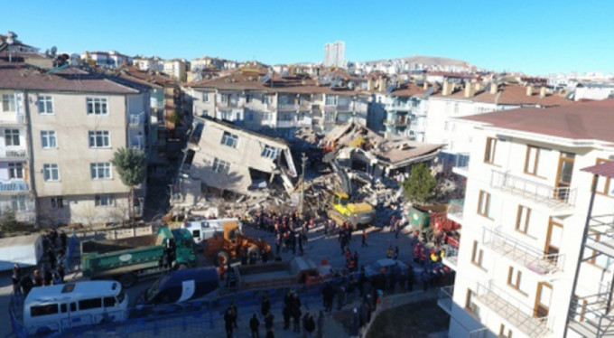 Bakanlardan ortak Elazığ depremi açıklaması