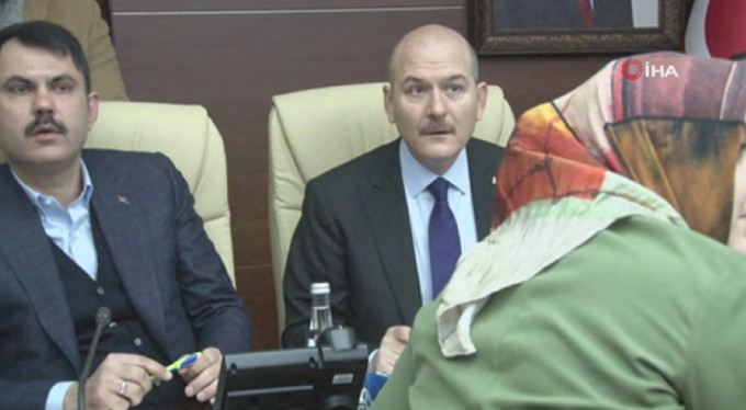 Bakanlar depreme canlı yayında yakalandı!