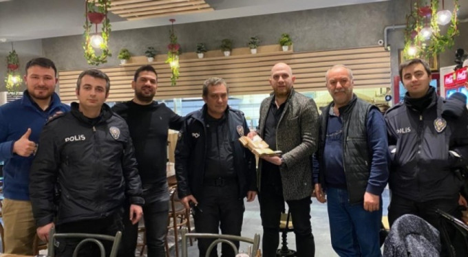 Örnek davranış! Bulduğu 400 bin TL'yi...