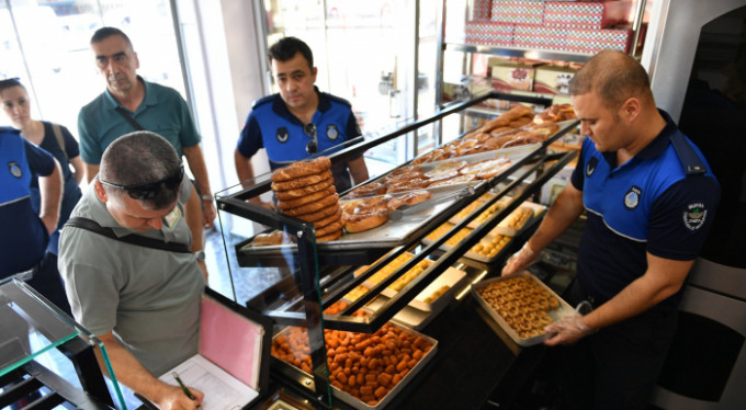 Zabıta Bursa'da göz açtırmıyor!