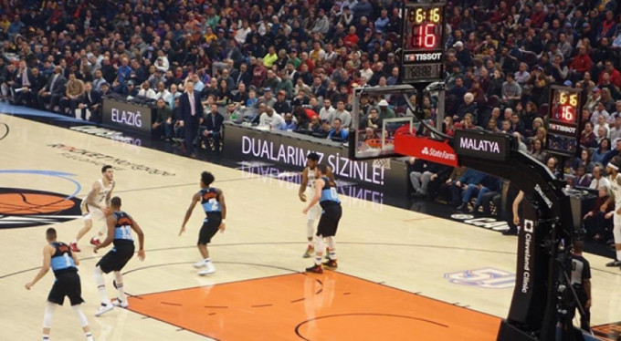NBA maçında Elazığ ve Malatya unutulmadı!