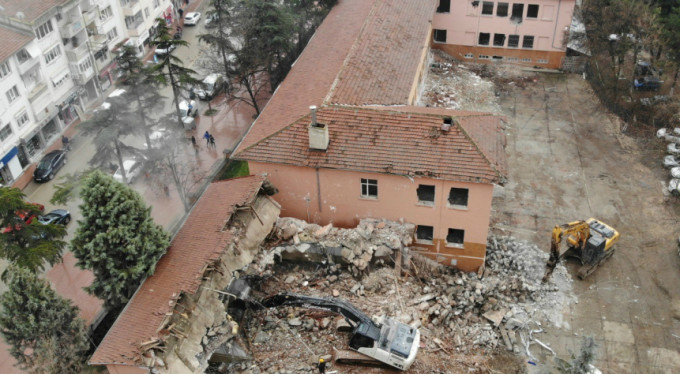 Bursa'da o lise yıkılıyor!