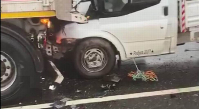 İnanılmaz kaza! 15 araç birbirine girdi...