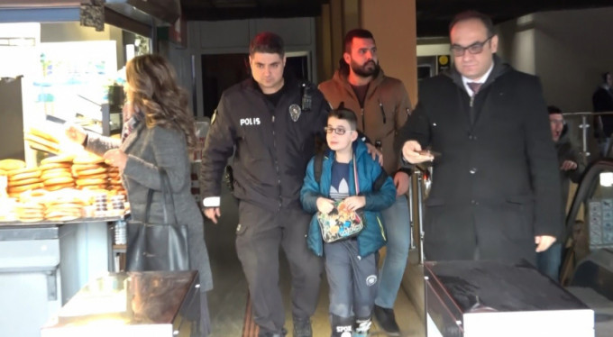 Bursa'da okul yolunda kayboldu! İmdadına...