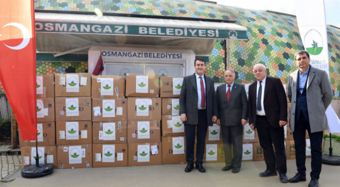 Bursa'dan depremzedelere yardım