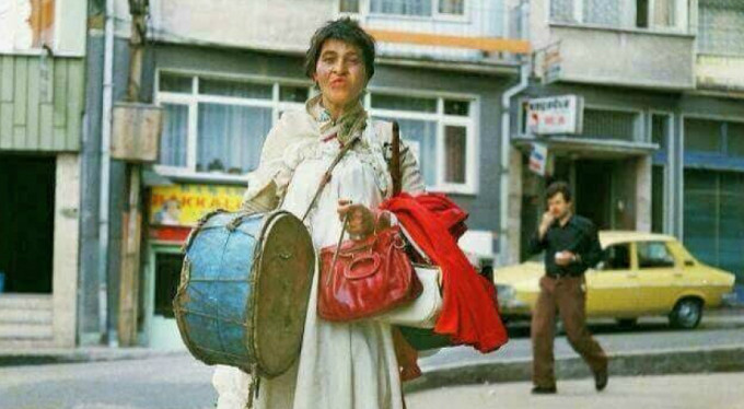 Bursa'da bir Deli Ayten vardı...