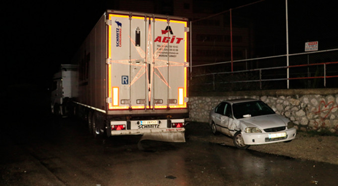 Kırmızı ışıkta durmayan TIR dehşet saçtı!