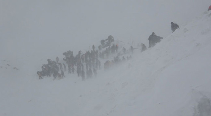 Van'da yine çığ düştü!