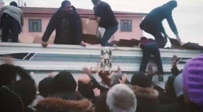 Deprem  bölgesindeki bu görüntüler provokasyon çıktı