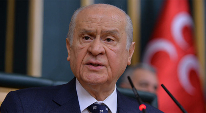 Bahçeli'den istifa çağrısı