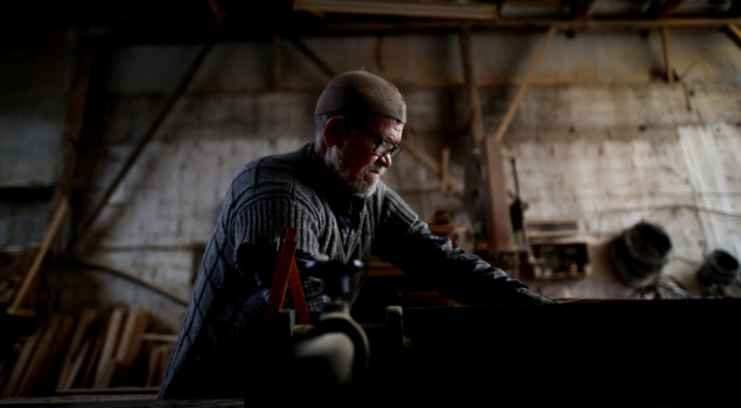 10 parmağını kesti, yine de vazgeçmedi...