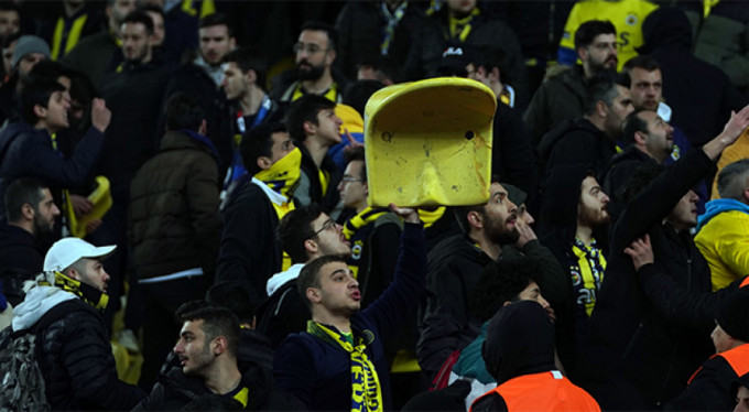 Ersun Yanal'a istifa sesleri