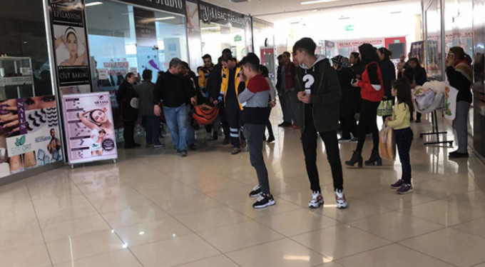 AVM'de dehşet anları!