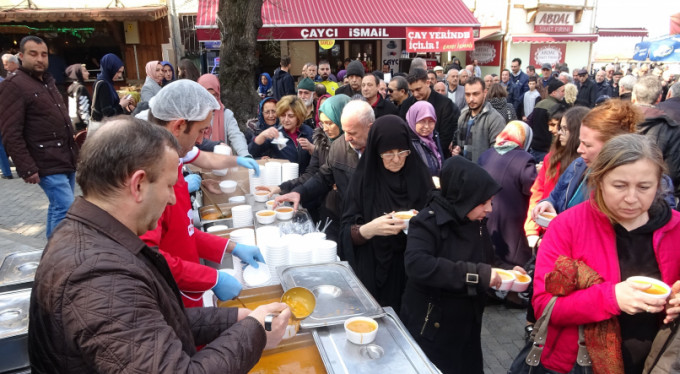Bursa'da bu çorba için metrelerce kuyruk oluştu!