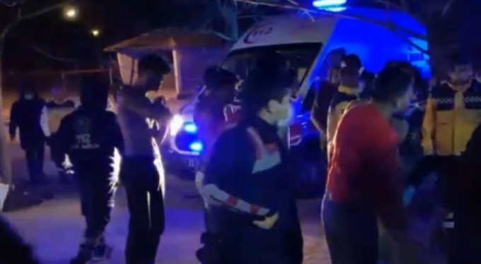 Yunanistan'dan FETÖ'cüye kıyak, göçmene dayak