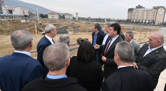 Muhalefetten Osmangazi Meydanı'na tam destek