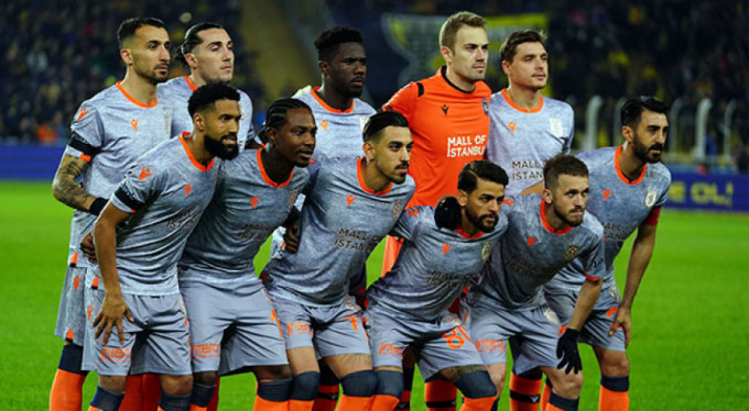 Korona virüsü Başakşehir'i de vurdu!