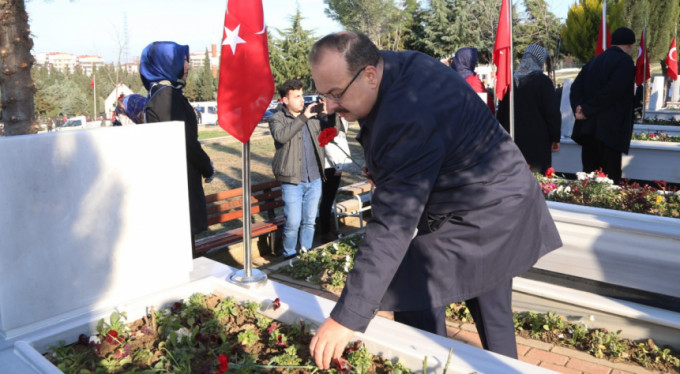 Bursa'da şehitlere sade vefa