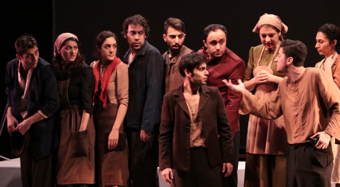 Evde kal tiyatrosuz kalma