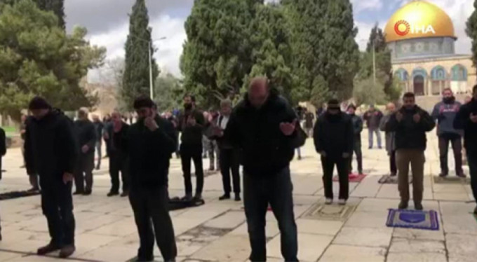 Mescid-i Aksa'da korona virüs duası