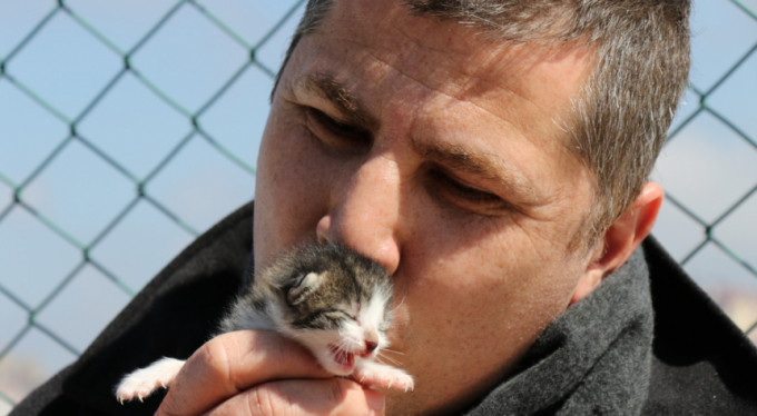 Kalp masajıyla hayata döndürdü