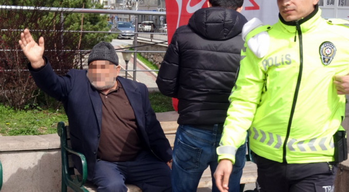 Evde vakit geçmiyor dedi...Bıçak çekti