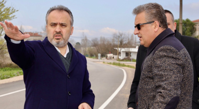 O yol trafiğe açıldı...Acemler'in yükünü azaltır