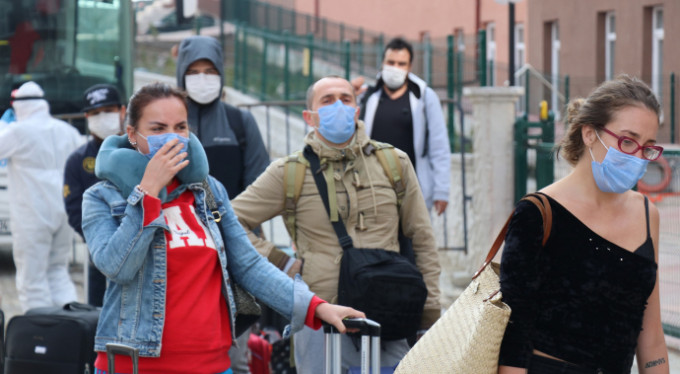 İşte Türkiye'de karantinada olan insan sayısı!