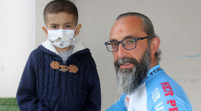 Lösemi hastaları maske bulamıyor!