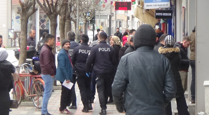 Bankaların önü ana baba günü!